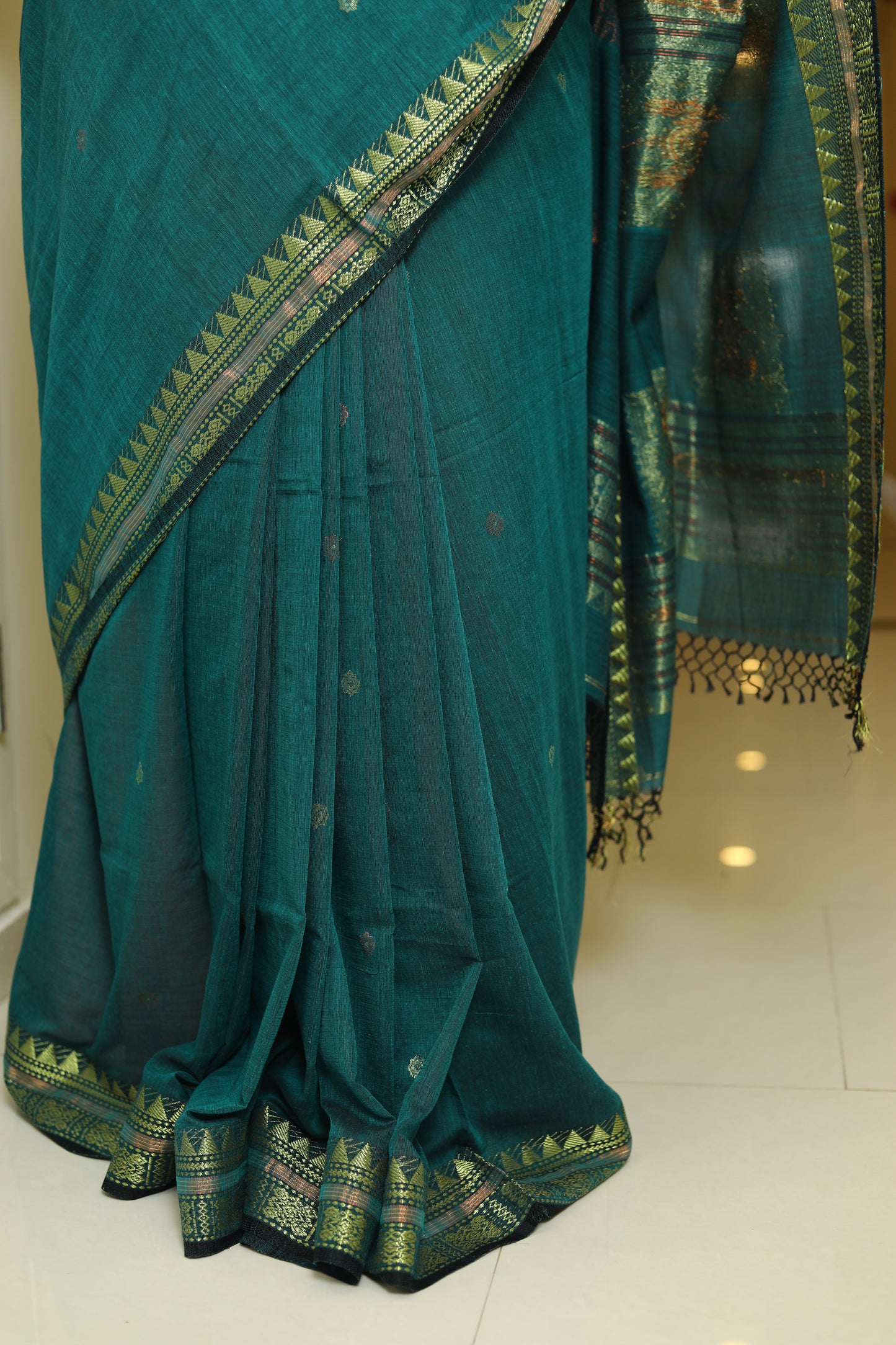 Teal Zari