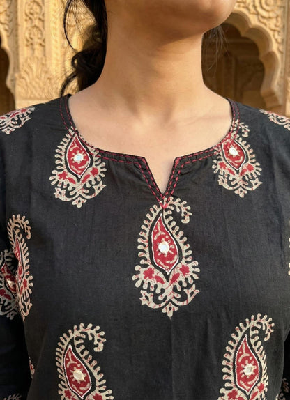 Black Paisley Work
